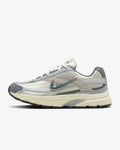 Nike Sneaker Initiator Light Bone/Coconut Milk/Smoke Grey