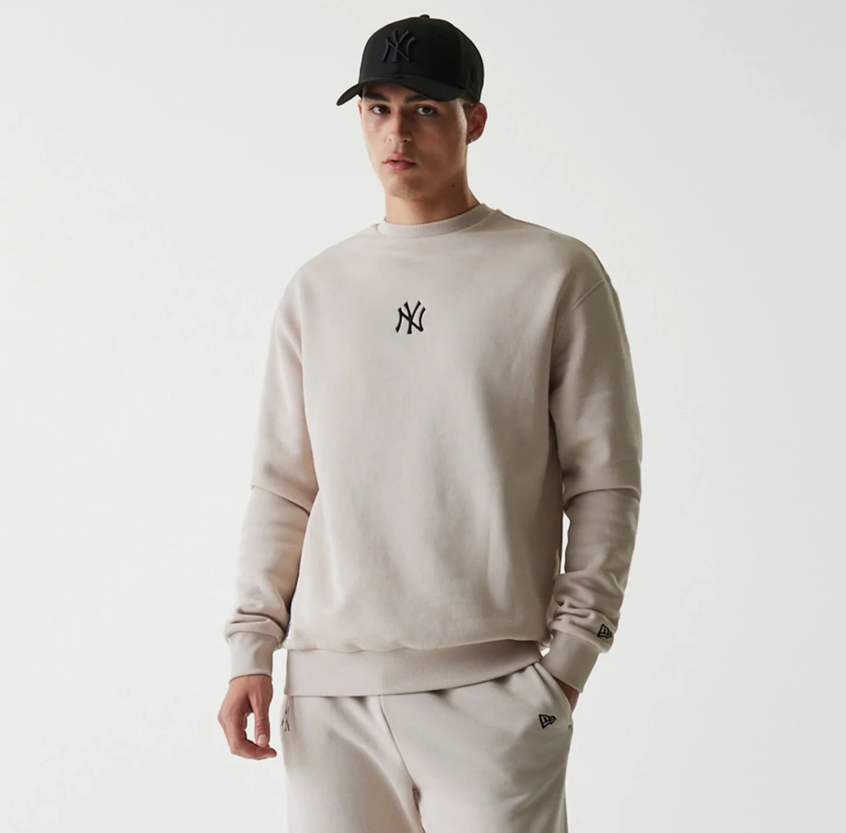 New Era Sweatshirt MLB League Essential Midi New York Yankees Crewneck Beige